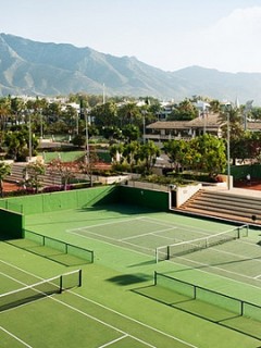 10 Ways Tennis Holidays Can Help You Live to 100